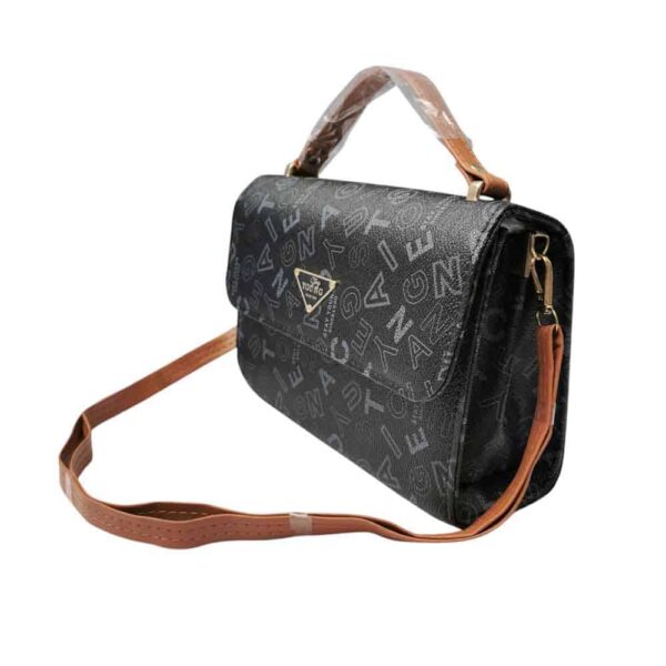 Bolso mediano letras urbanas, negro - Imagen 4